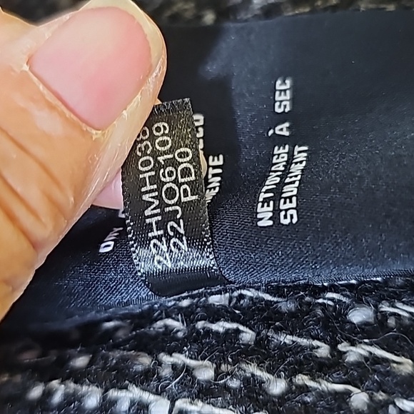 Guess preppi business Casual plaid lapel jacket. Size medium. Black and … - Picture 12 of 16